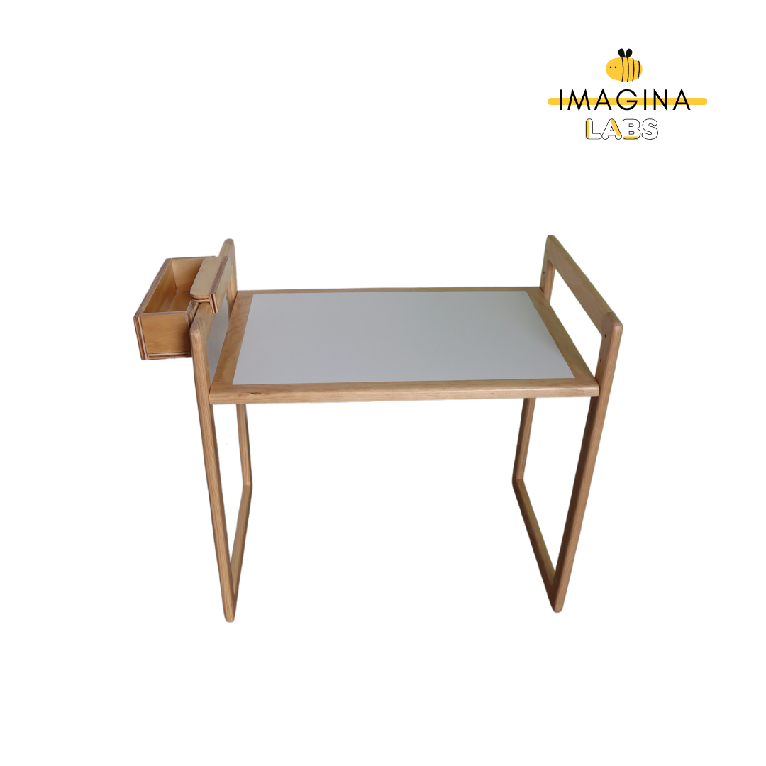 Mesa Montessori de altura ajustable